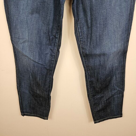 Joe's "Jackie" Cropped Jeans. Medium Blue Wash 28 - Picture 4 of 9